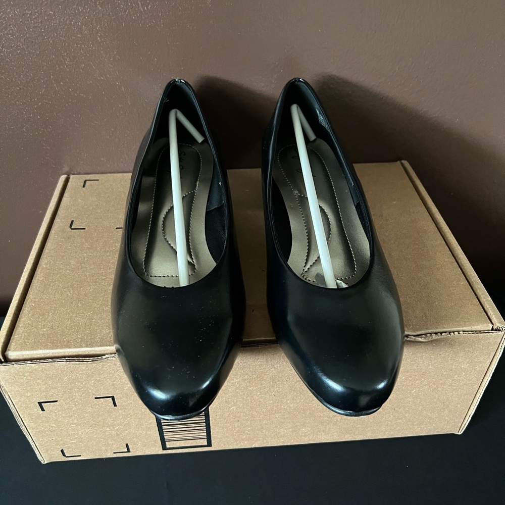 Soft Styles Women's Angel Ii Pump Sz 9.5 M